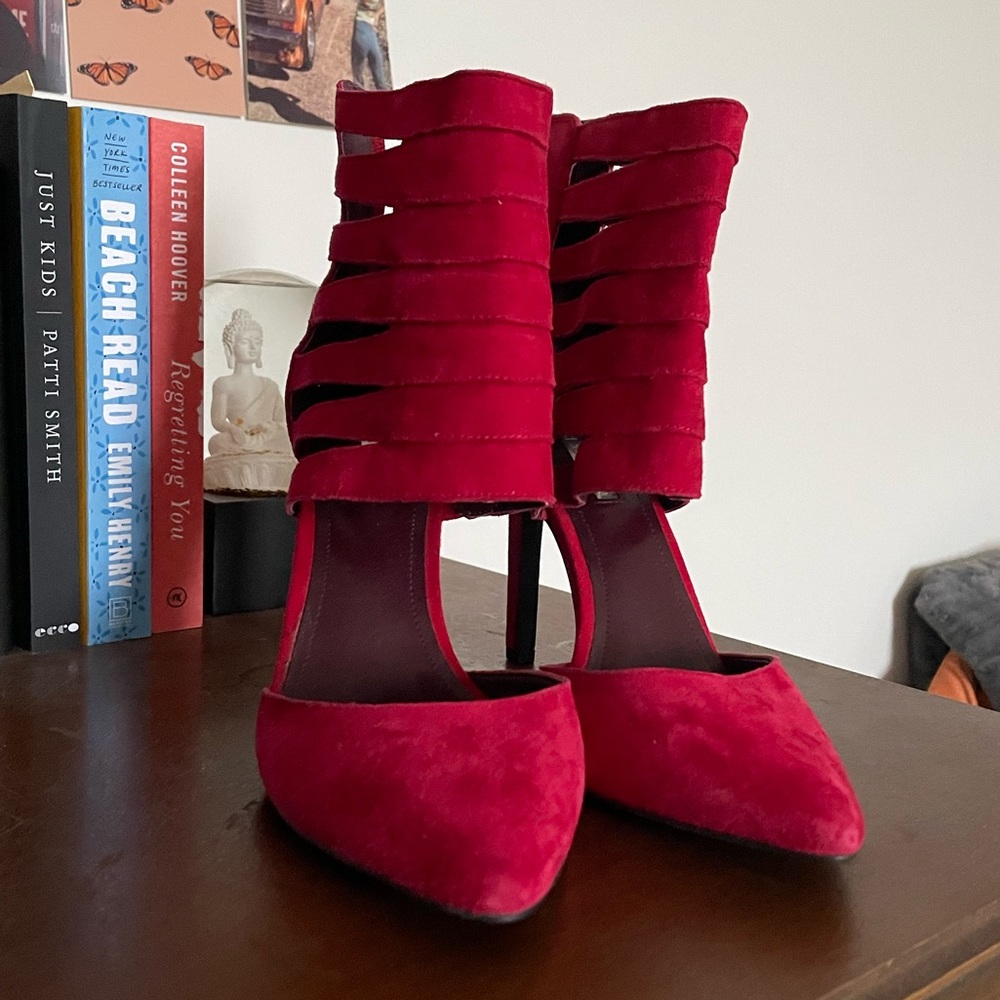 BCBG heels